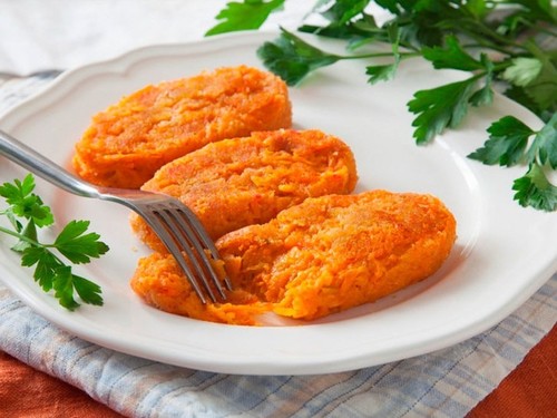 Морквяні котлети — 5 рецептів з фото покроково