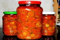 Огірки в томатному соку на зиму — 5 визначних рецептів з фото покроково