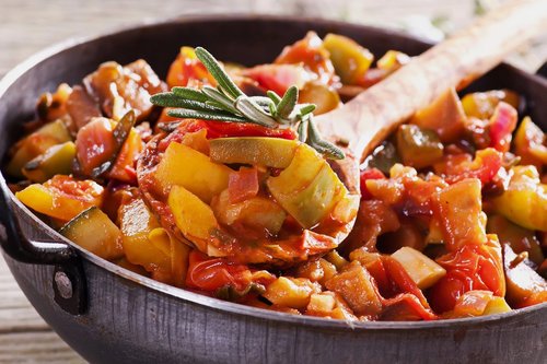 Овочеве рагу з кабачками і картоплею — 5 рецептів з фото покроково
