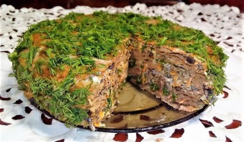 Печінковий торт з свинячої печінки — 5 покрокових рецептів з фото просто і смачно