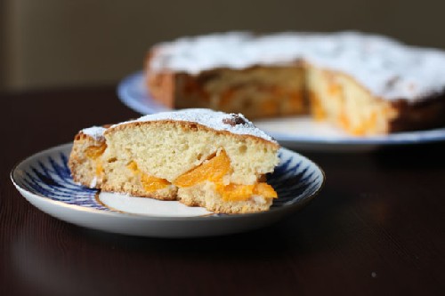 Пиріг з абрикосами на кефірі смачні та прості рецепти