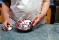 Пиріг з вишнею з пісочного тіста — покроковий рецепт з фото