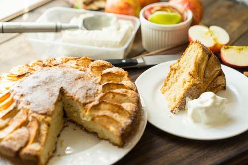 Пиріг з яблуками на швидку руку — 5 рецепт з фото покроково