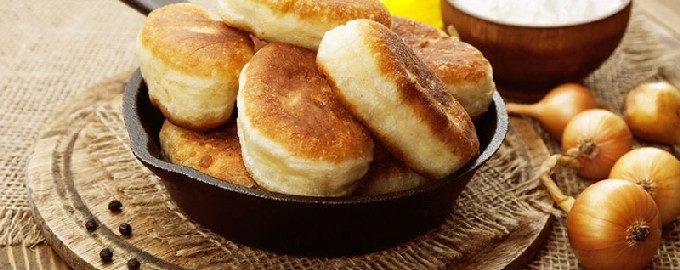 Пиріжки на кефірі смажені на сковороді – 8 швидких і смачних рецептів з фото покроково
