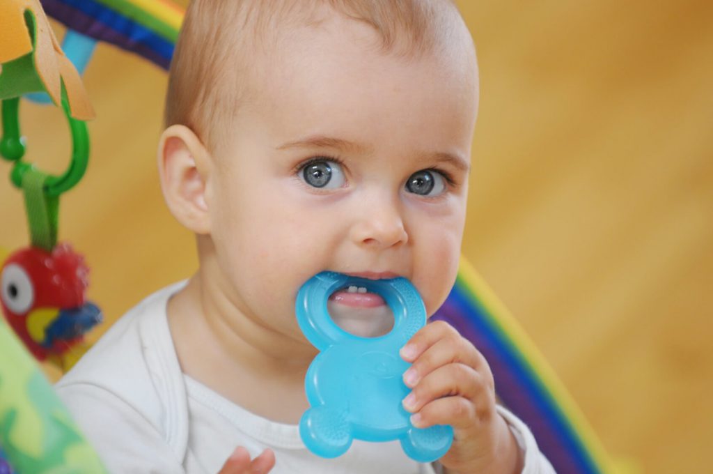 Подарунок на перший зубик у дитини: 7 ідеальних презентів