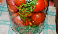 Помідори з морквяної бадиллям на 1 літрову банку на зиму — 5 рецептів з фото покроково