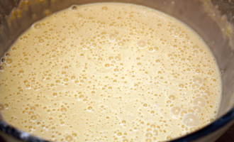 Пишні дріжджові млинці на молоці – рецепти товстих млинців