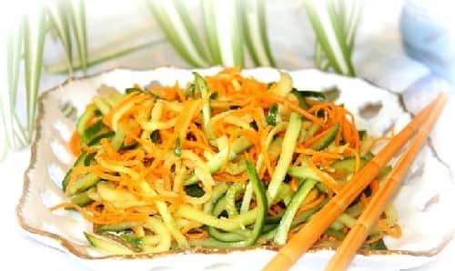 Салат з огірків пальчики оближеш на зиму — 10 рецептів з фото покроково