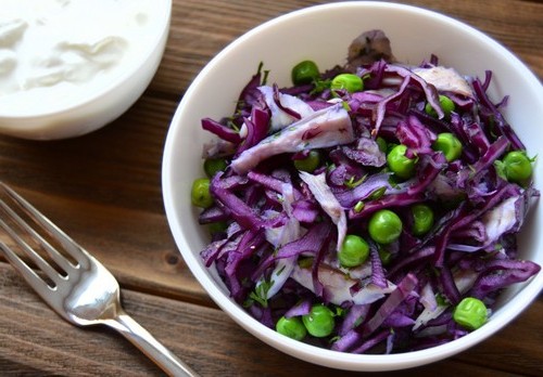 Салат зі свіжої капусти — 5 дуже смачних рецептів з фото покроково
