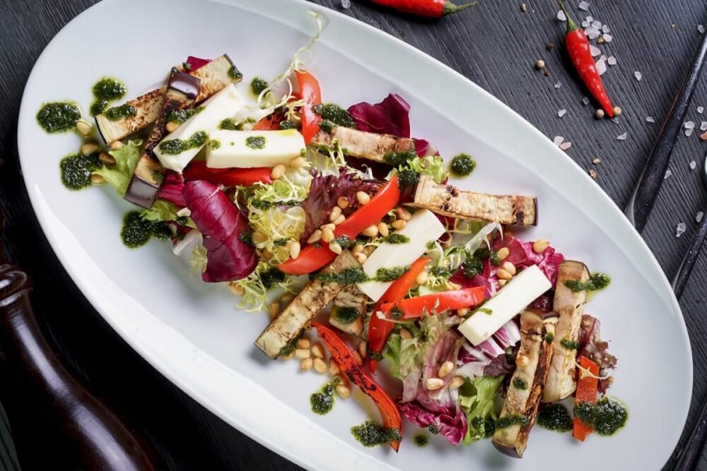 Салат з запечених баклажанів: 4 смачні рецепти