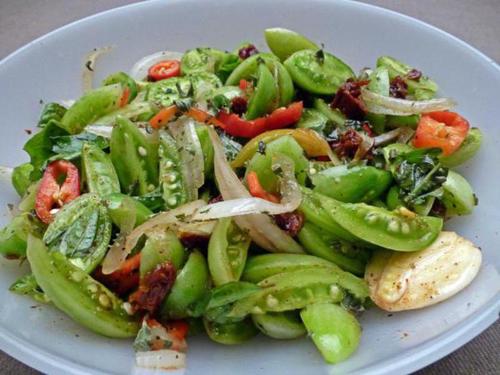 Салат із зелених помідорів на зиму пальчики оближеш — 5 дуже смачних рецептів з фото покроково