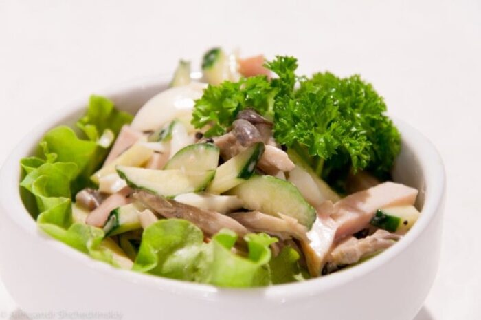 Салат з білими грибами   корисно, смачно, поживно!