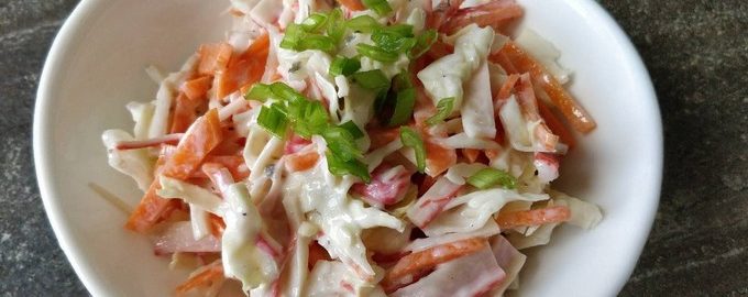 Салати з крабових паличок — 5 найбільш простих і дуже смачних рецептів з фото покроково