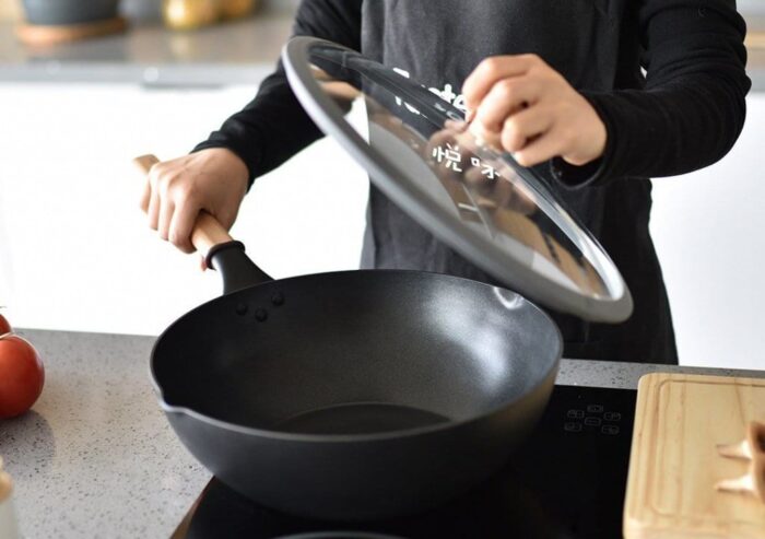 Сковорода вок   для чого вона потрібна і як нею користуватися
