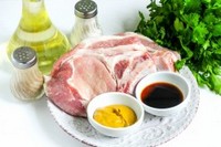 Свинина запечена у фользі духовці — 5 простих і смачних рецептів з фото покроково