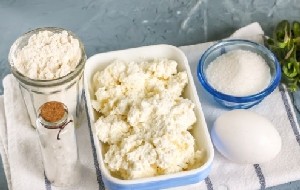 Сирники із сиру в духовці — 5 повітряних і ніжних рецептів з фото покроково