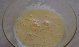 Тонкі солодкі млинці на молоці з дірочками рецепти