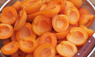 Варення пятихвилинка з абрикосів без кісточок на зиму
