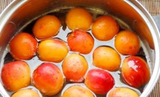 Варення з абрикосів з кісточками на зиму королівські рецепти