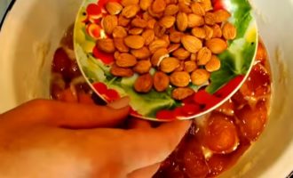 Варення з абрикосів з ядерцями королівські рецепти