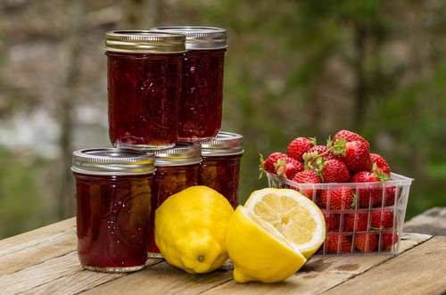 Варення з полуниці — 5 простих і смачних рецептів з фото покроково