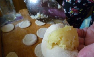 Вареники з картоплею — 5 покрокових рецептів з фото