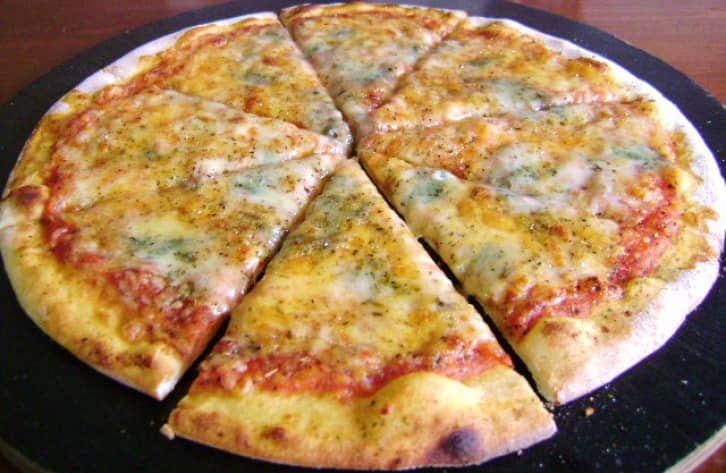 Смачна піца Кватро Формаджі   Смачний рецепт піци