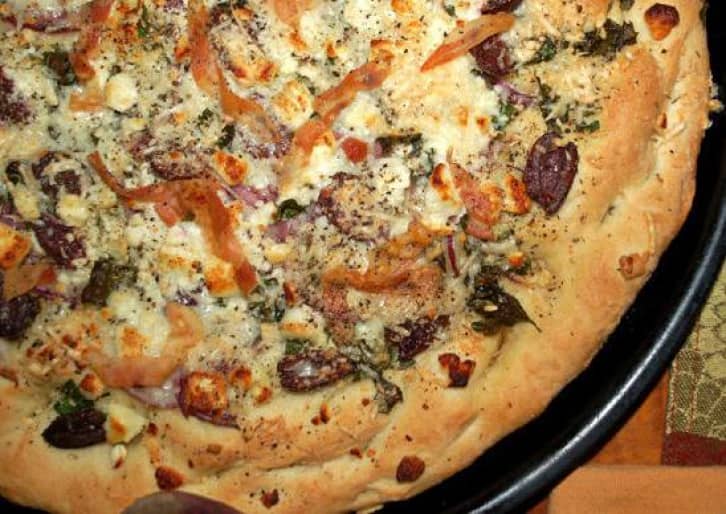 Смачна піца з курагою, чорносливом та мясом   Смачний рецепт піци