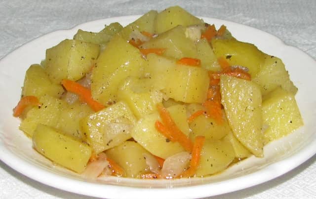 Картопля з тушонкою в мультиварці   Рецепти для мультиварки